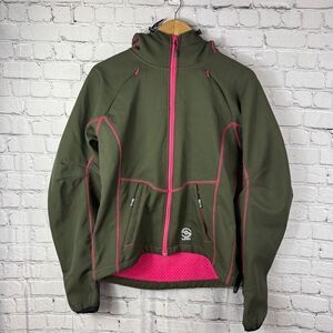 Loki Women's Softshell Mountain Jacket Size M  CLT